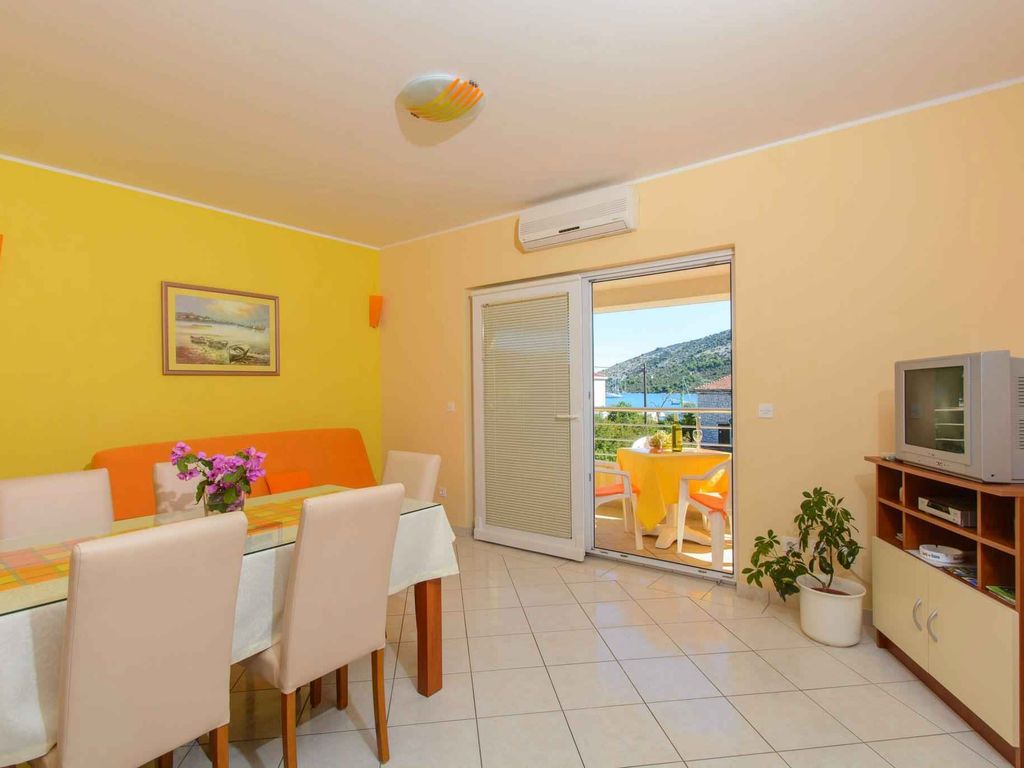Apartment für 5 Personen mit Meerblick und Balkon, nur 100 m vom Meer entfernt