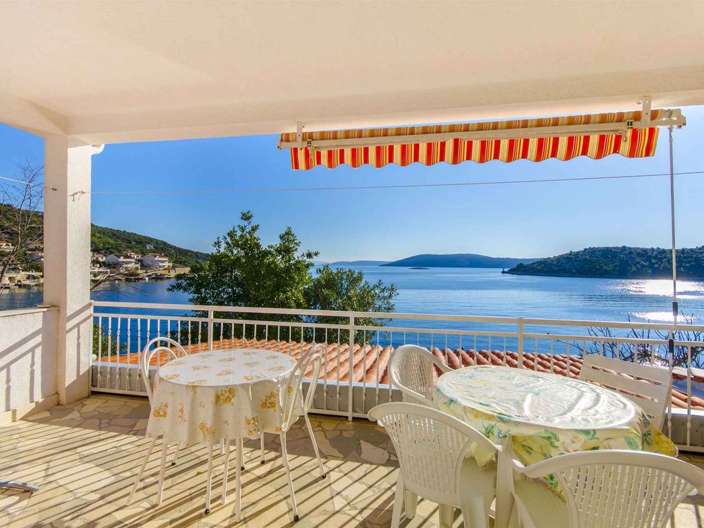 Ferienwohnung mit Balkon und Meerblick