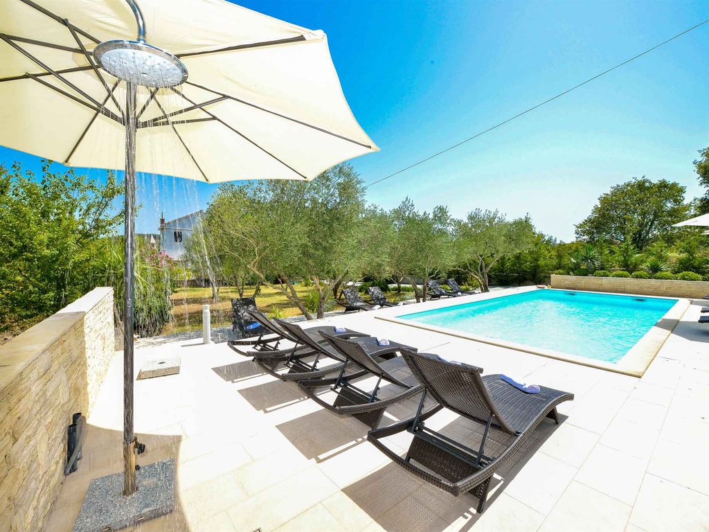 Ferienwohnung mit Klimaanlage und Pool