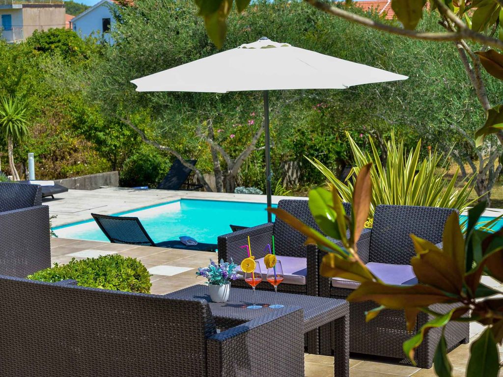 Ferienwohnung mit Klimaanlage und Pool