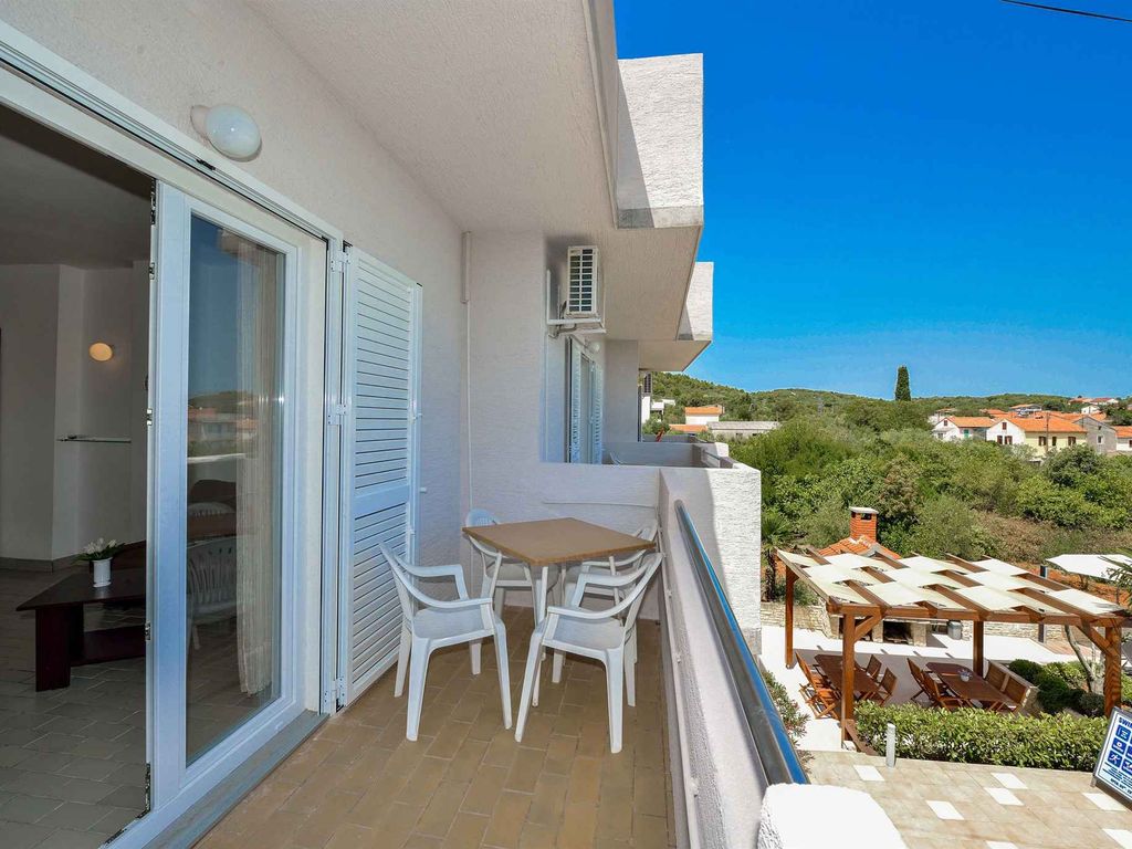 Ferienwohnung mit Pool und Klimaanlage