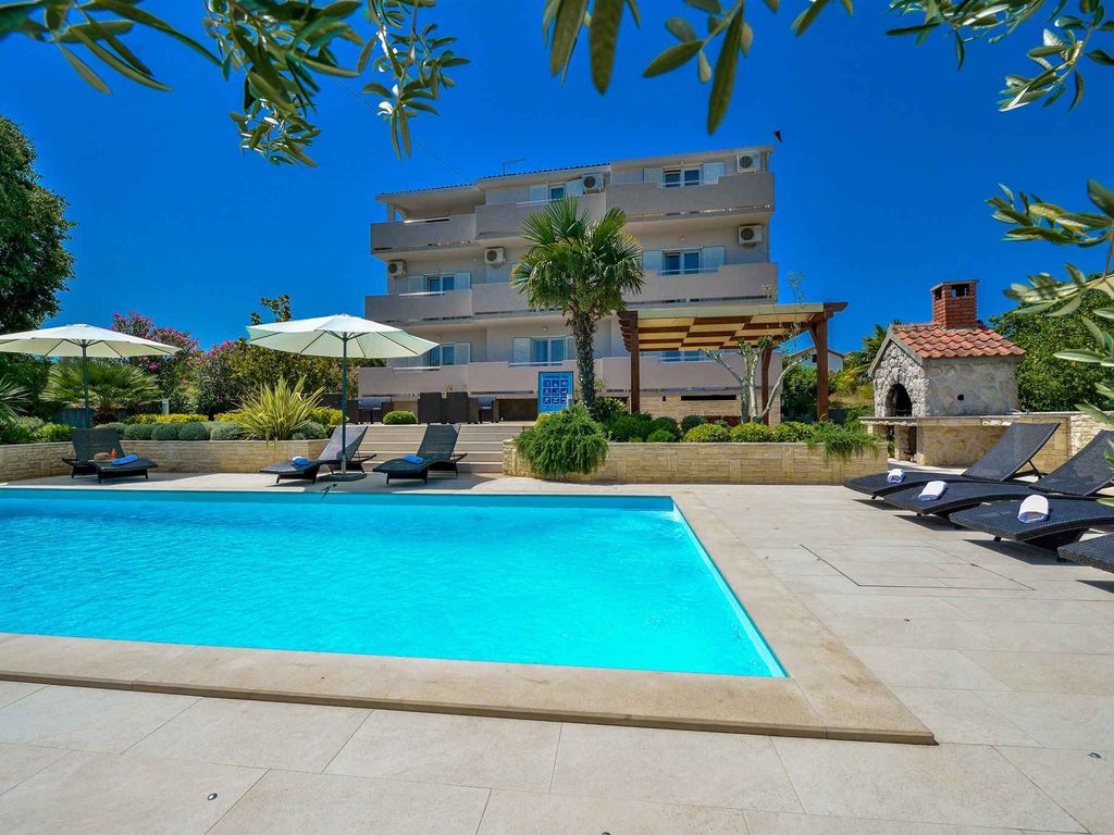 Ferienwohnung mit Pool und Klimaanlage