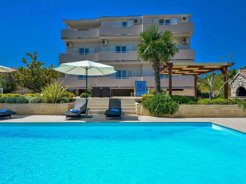 Ferienwohnung mit Pool und Klimaanlage