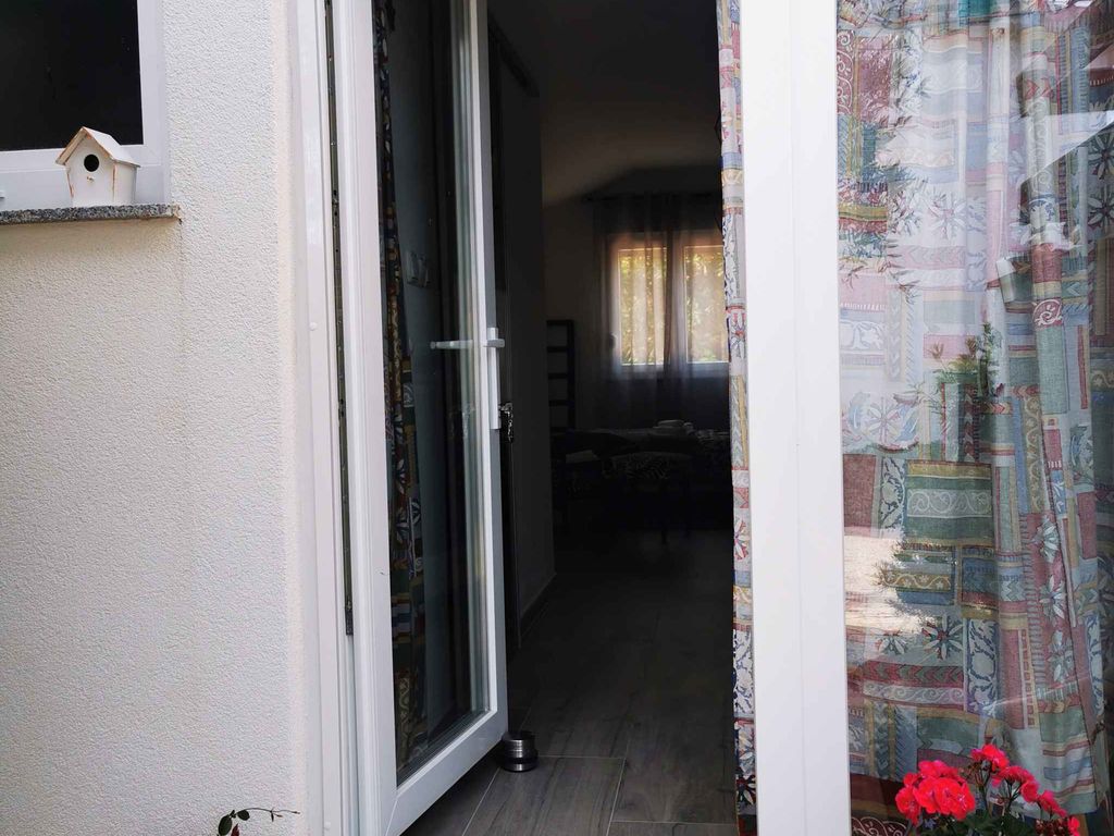 Studio "Apartment4two"