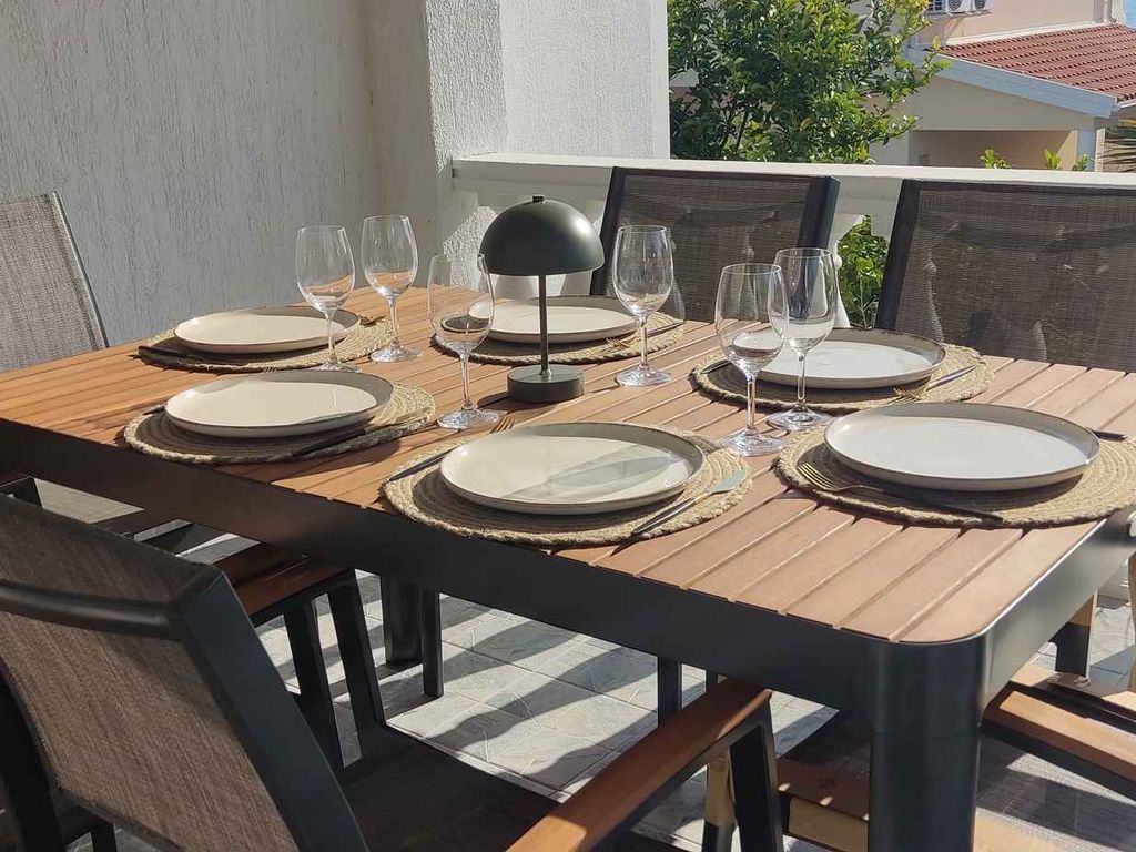 Ferienwohnung mit Klimaanlage und Meerblick