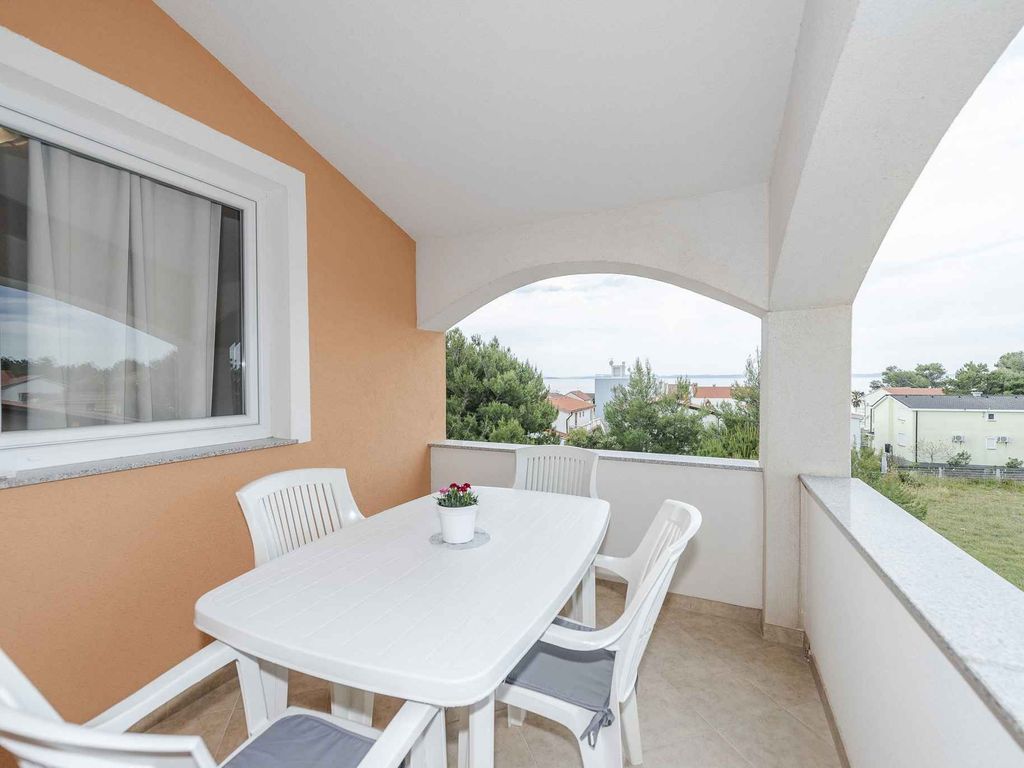 Ferienwohnung mit Klimaanlage und Balkon
