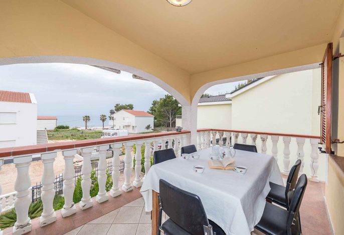 Ferienwohnung mit Klimaanlage und Balkon