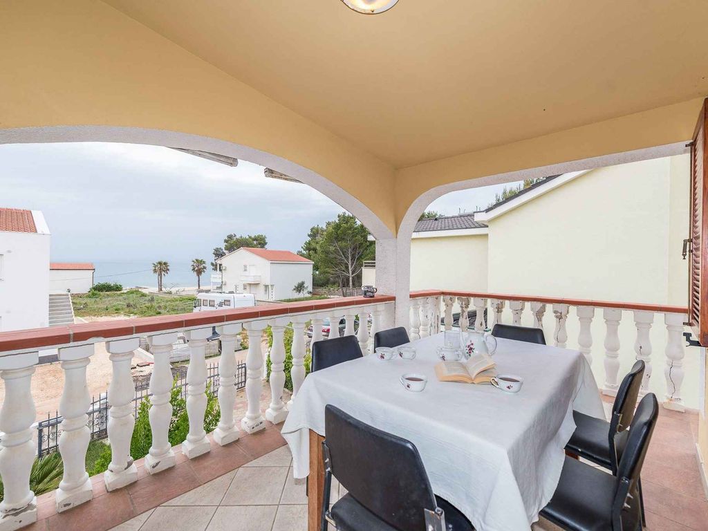 Ferienwohnung mit Klimaanlage und Balkon