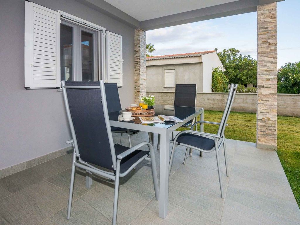 Ferienwohnung mit Terrasse und Grill