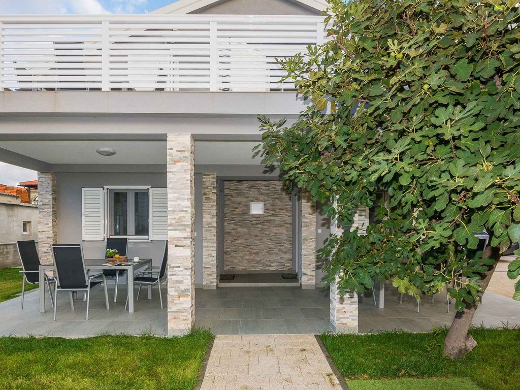 Ferienwohnung mit Klimaanlage und Balkon