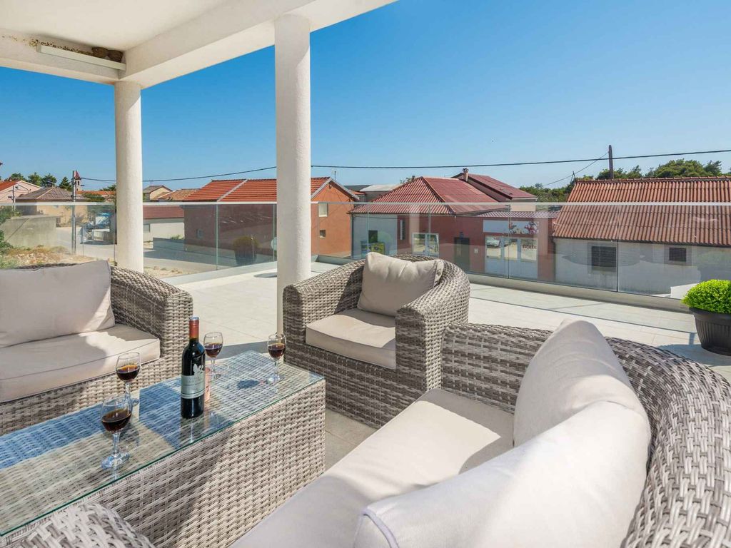 Ferienwohnung mit Klimaanlage und Balkon