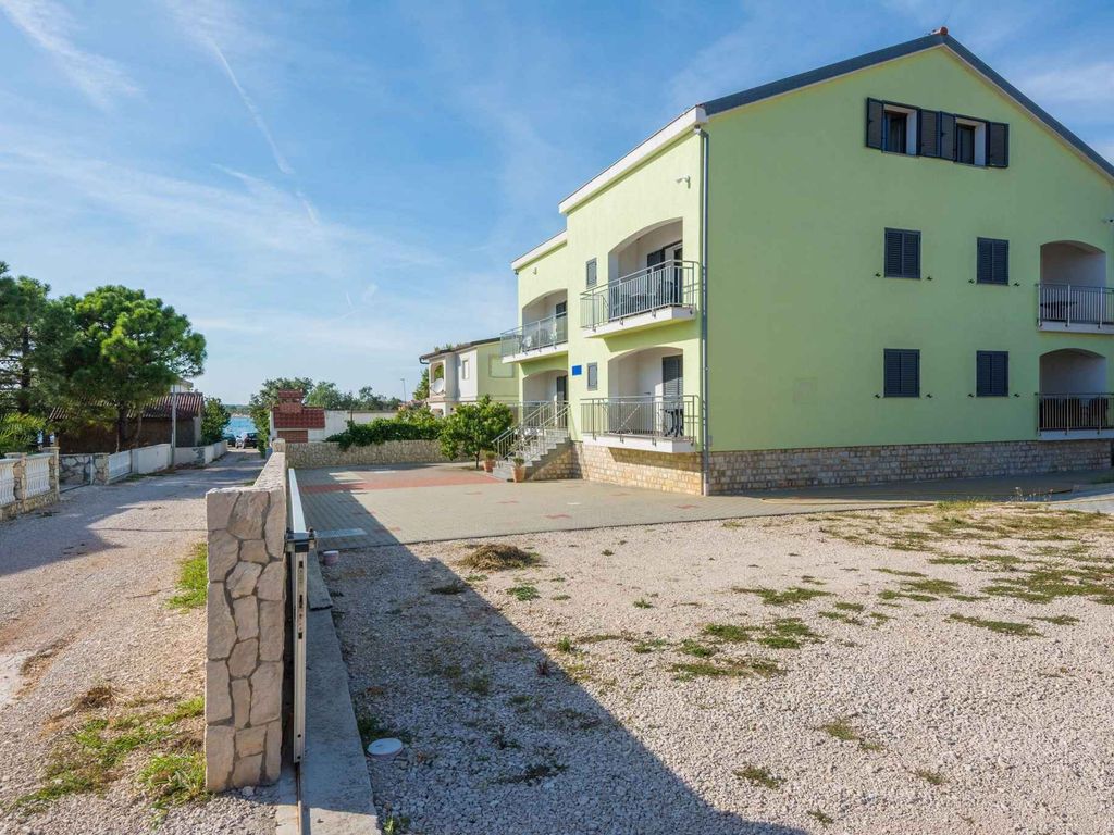 Ferienwohnung mit Klimaanlage und Balkon