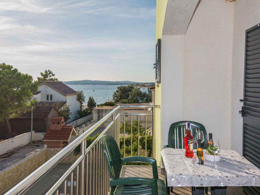 Ferienwohnung mit Balkon, Meerblick und Grillmöglichkeit