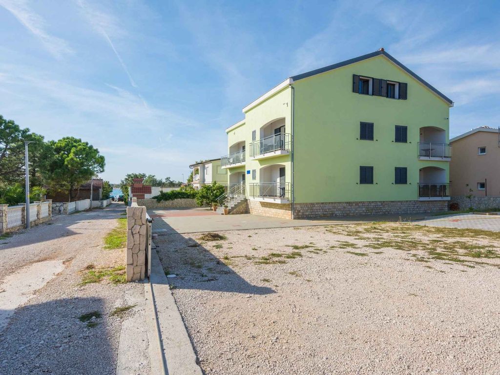 Ferienwohnung mit Balkon, Meerblick und Grillmöglichkeit