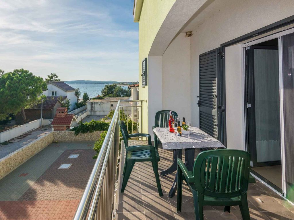 Ferienwohnung mit Balkon, Meerblick und Grillmöglichkeit