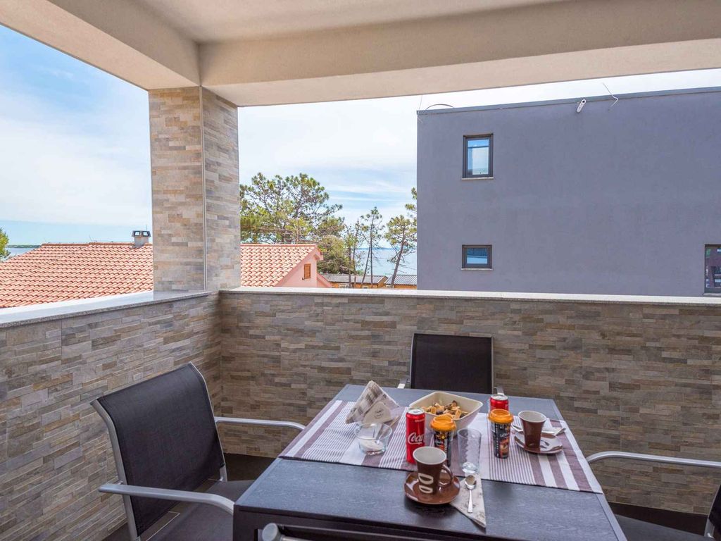 Ferienwohnung mit Klimaanlage und Balkon