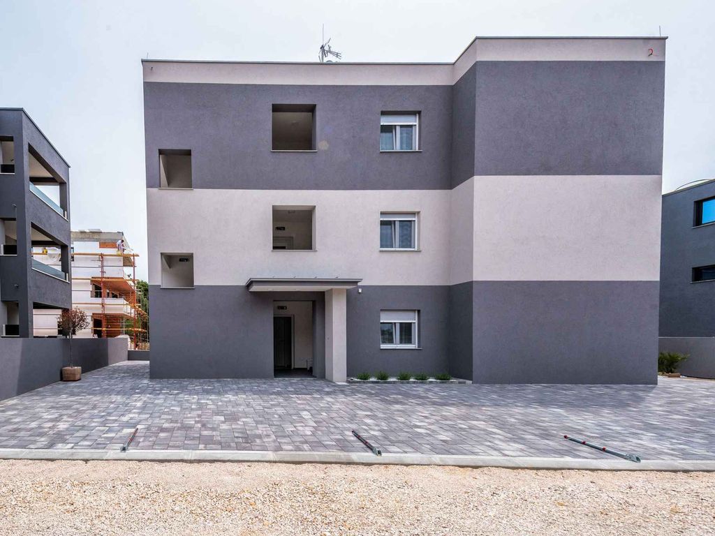 Ferienwohnung mit Klimaanlage und Balkon