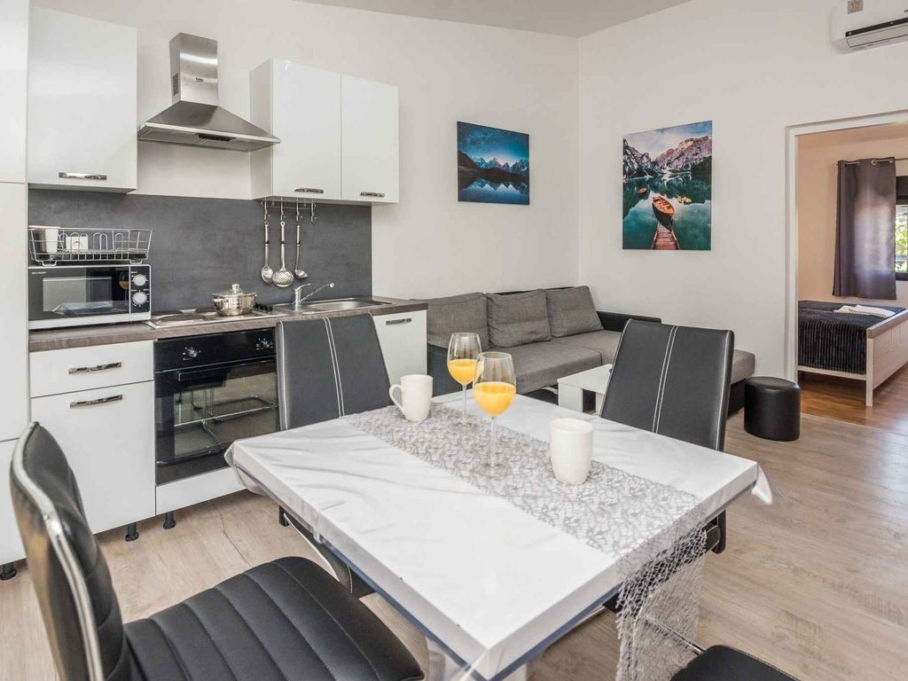 Ferienwohnung mit Balkon und Grill