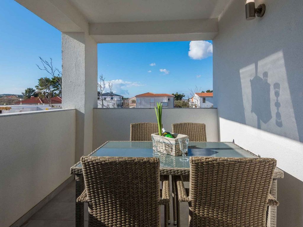Ferienwohnung mit Klimaanlage und Balkon