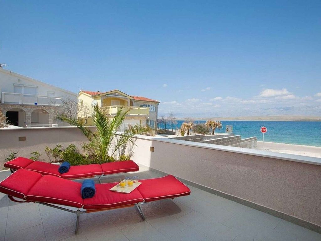 Ferienwohnung mit Terrasse und Meerblick