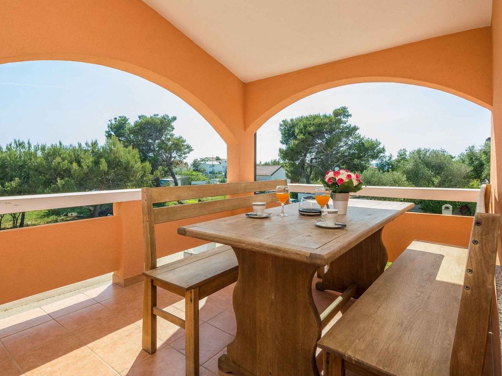 Ferienwohnung mit Balkon und Meerblick