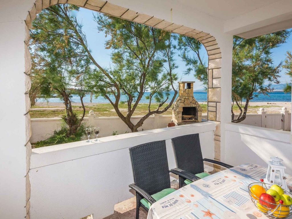 Ferienwohnung mit Terrasse und Meerblick