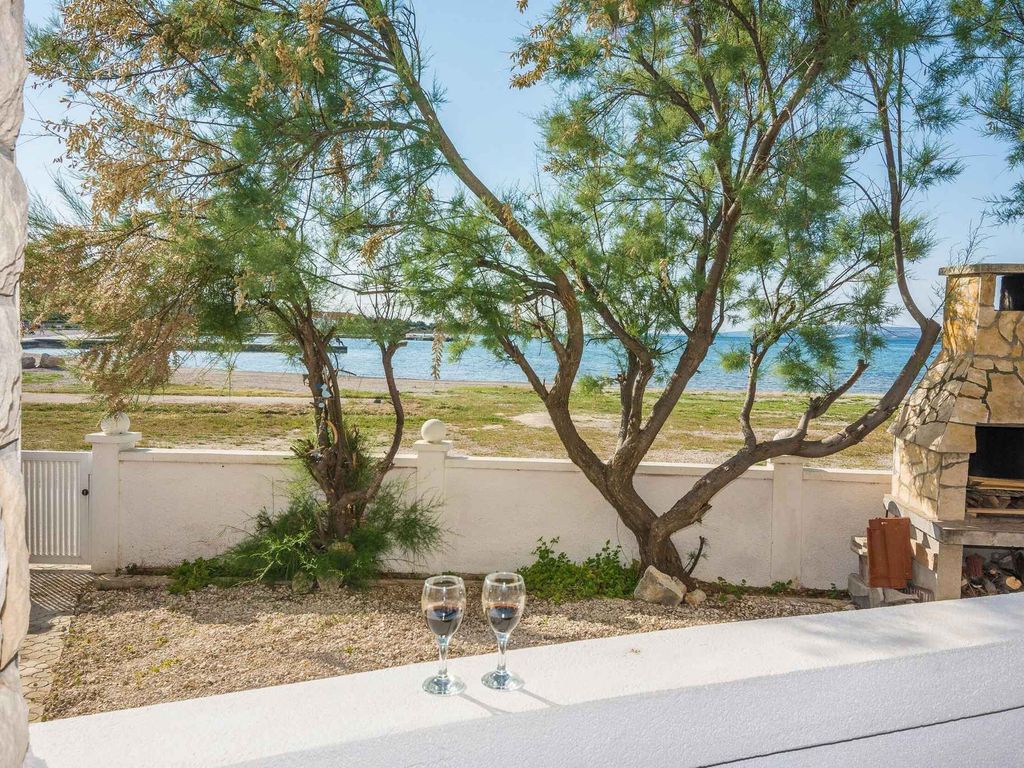 Ferienwohnung mit Terrasse und Meerblick