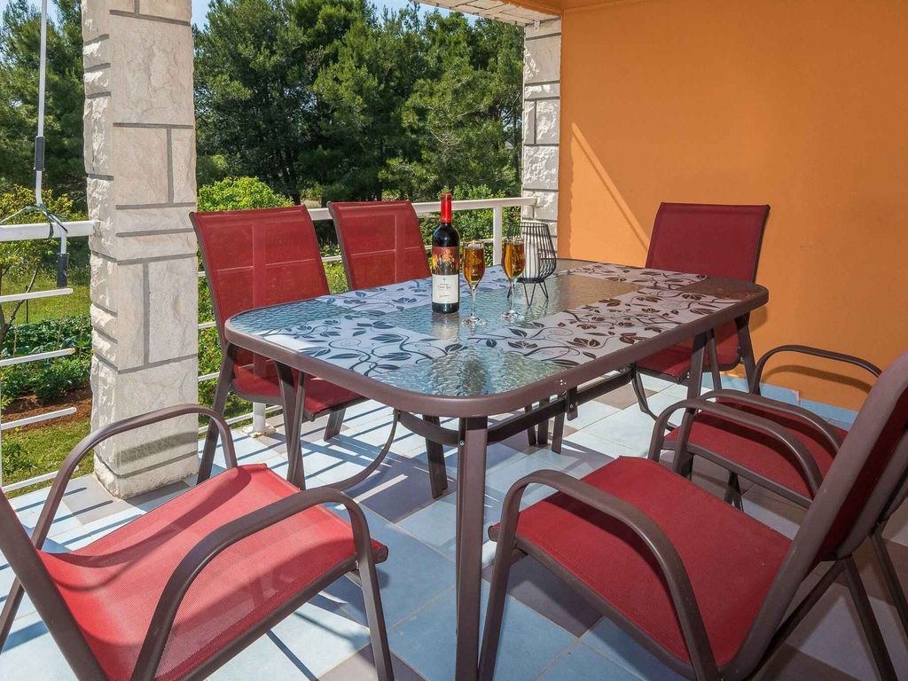 Ferienwohnung mit Balkon und Parkplatz
