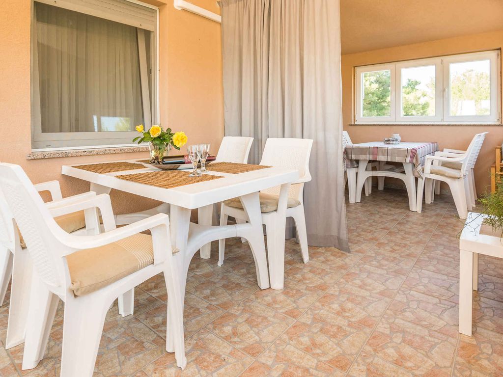 Ferienwohnung mit Balkon und Parkplatz