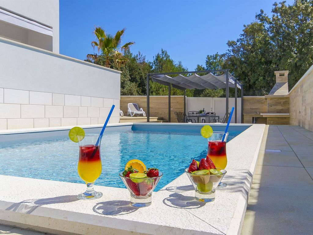 Ferienwohnung mit Klimaanlage und Pool