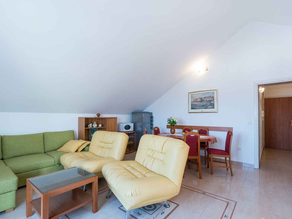 Ferienwohnung mit Balkon und Meerblick