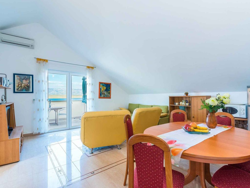 Ferienwohnung mit Balkon und Meerblick
