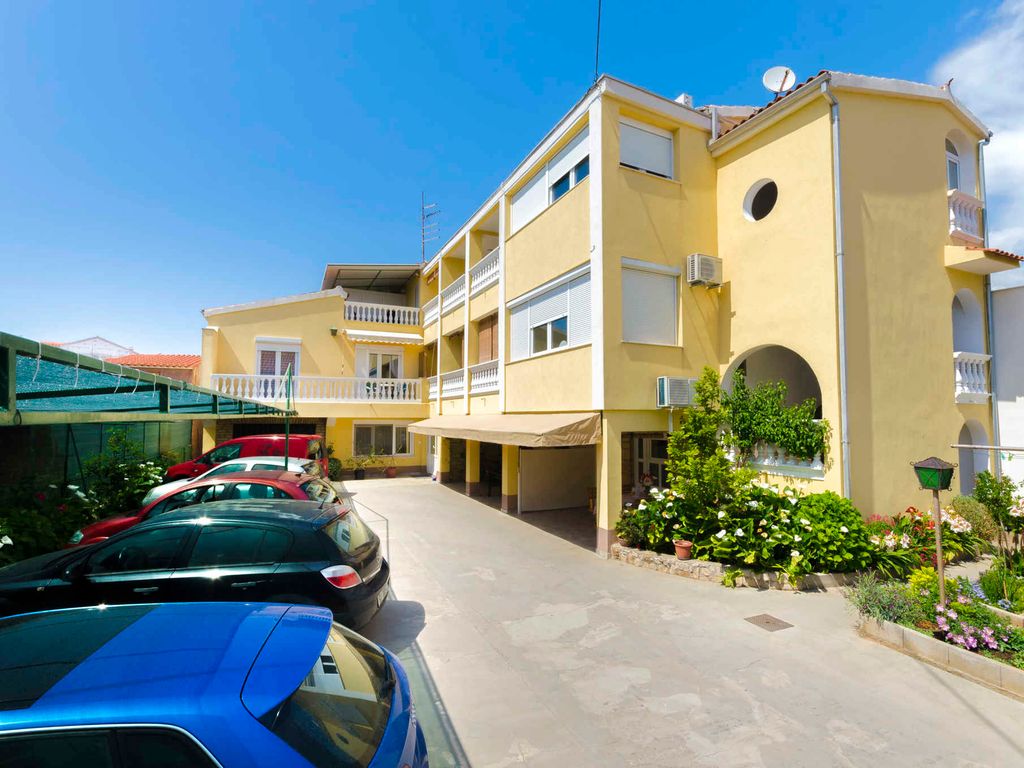 Ferienwohnung mit Klimaanlage und Balkon