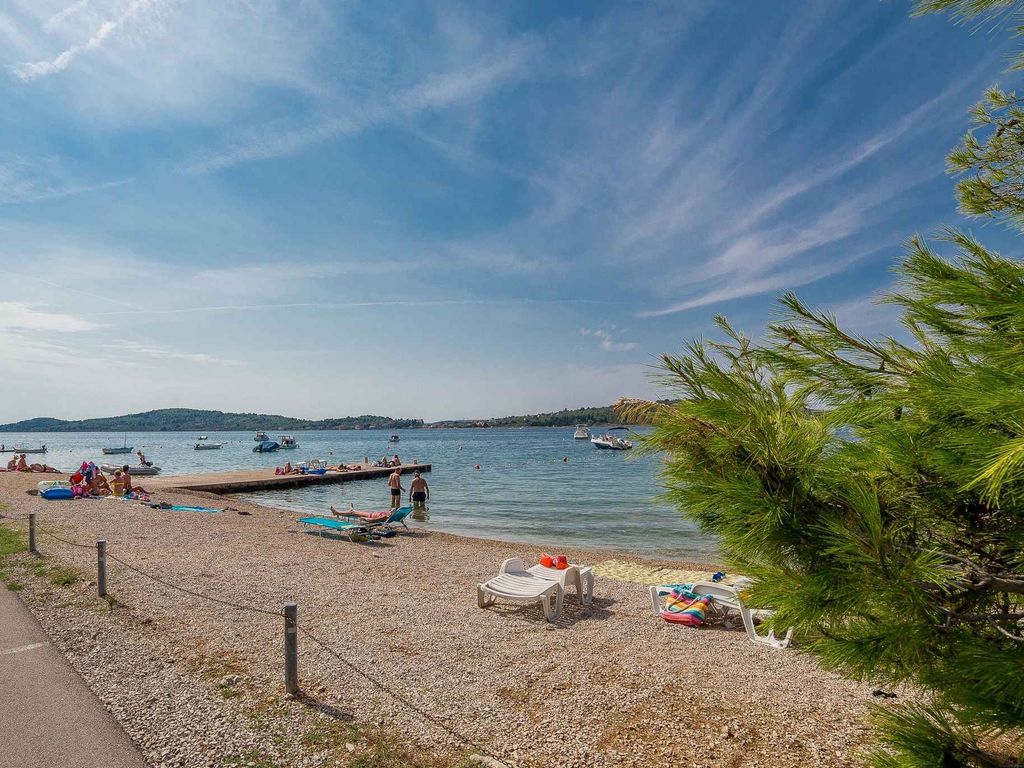 Studio-Apartment in der Nähe von Vodice, nur 50 m vom Strand entfernt