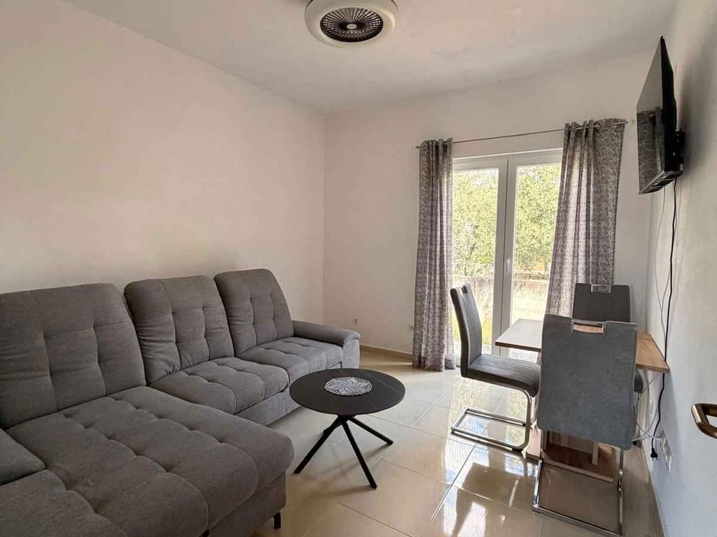 Ferienwohnung Apartment Nikola 3+1