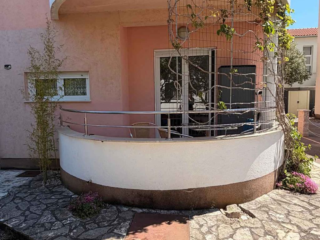 Ferienwohnung WOHNUNG ADMIRA (2+2)