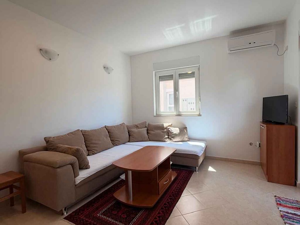 Ferienwohnung WOHNUNG ADMIRA (2+2)
