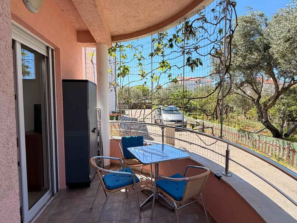 Ferienwohnung WOHNUNG ADMIRA (2+2)