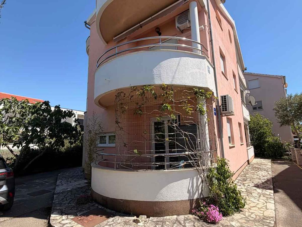 Ferienwohnung WOHNUNG ADMIRA (2+2)