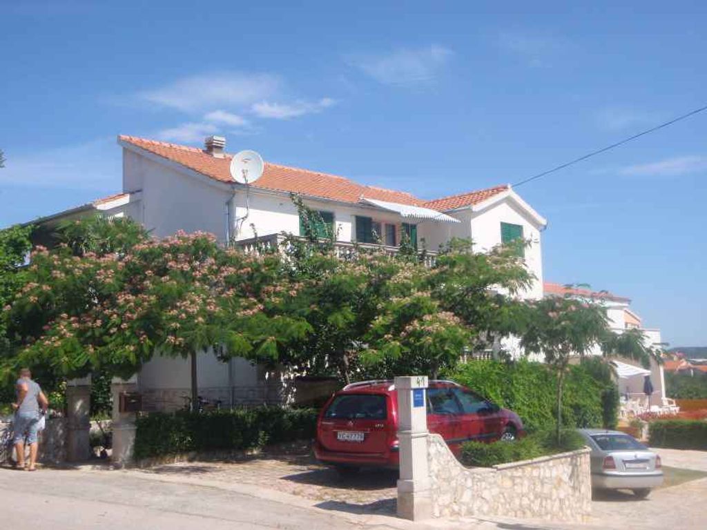 Ferienwohnung mit 3 Bäder und Terrasse