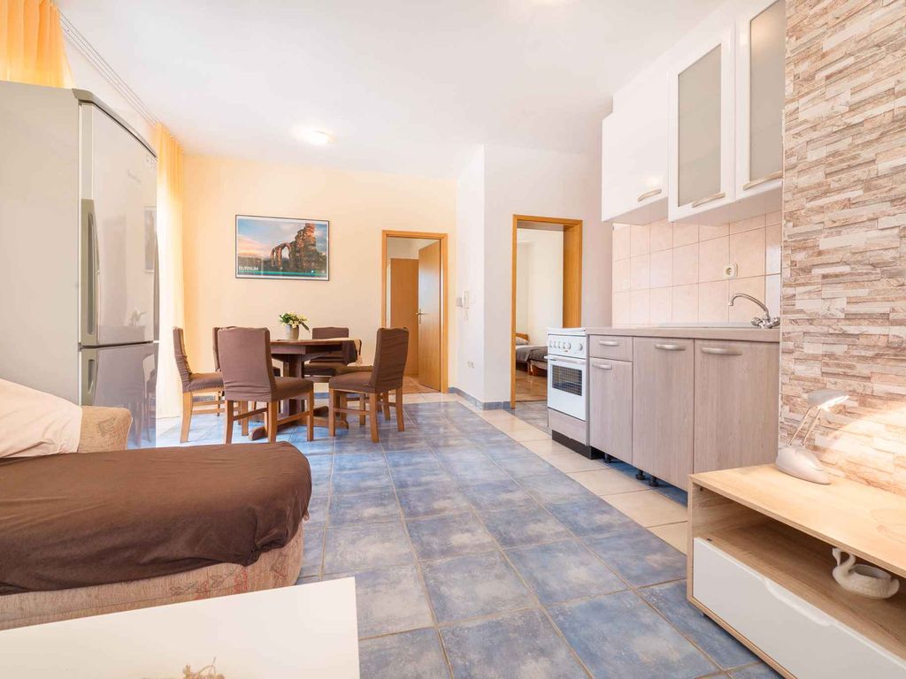 Ferienwohnung mit Balkon und Klimaanlage