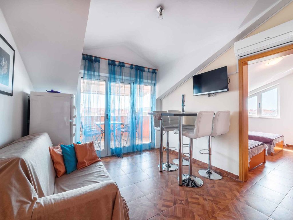 Ferienwohnung mit Balkon und Klimaanlage
