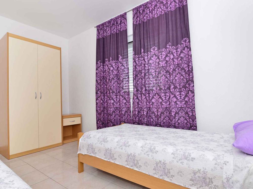 Ferienwohnung mit Klimaanlage und Balkon
