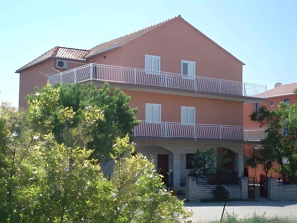 Ferienwohnung mit Klimaanlage und Balkon