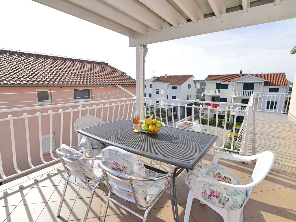 Ferienwohnung mit Klimaanlage und Balkon
