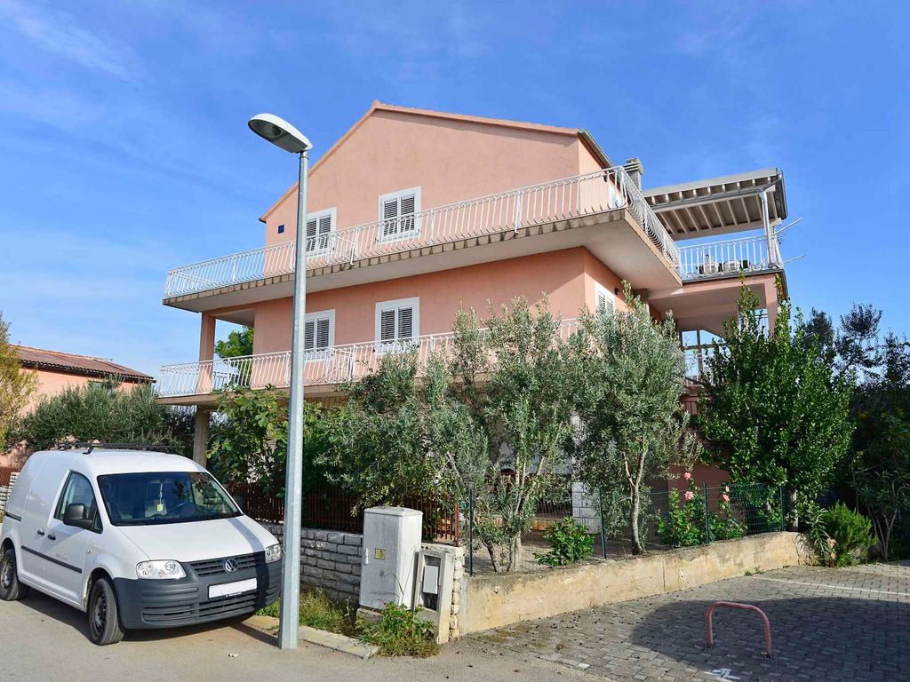 Ferienwohnung mit Klimaanlage und Balkon
