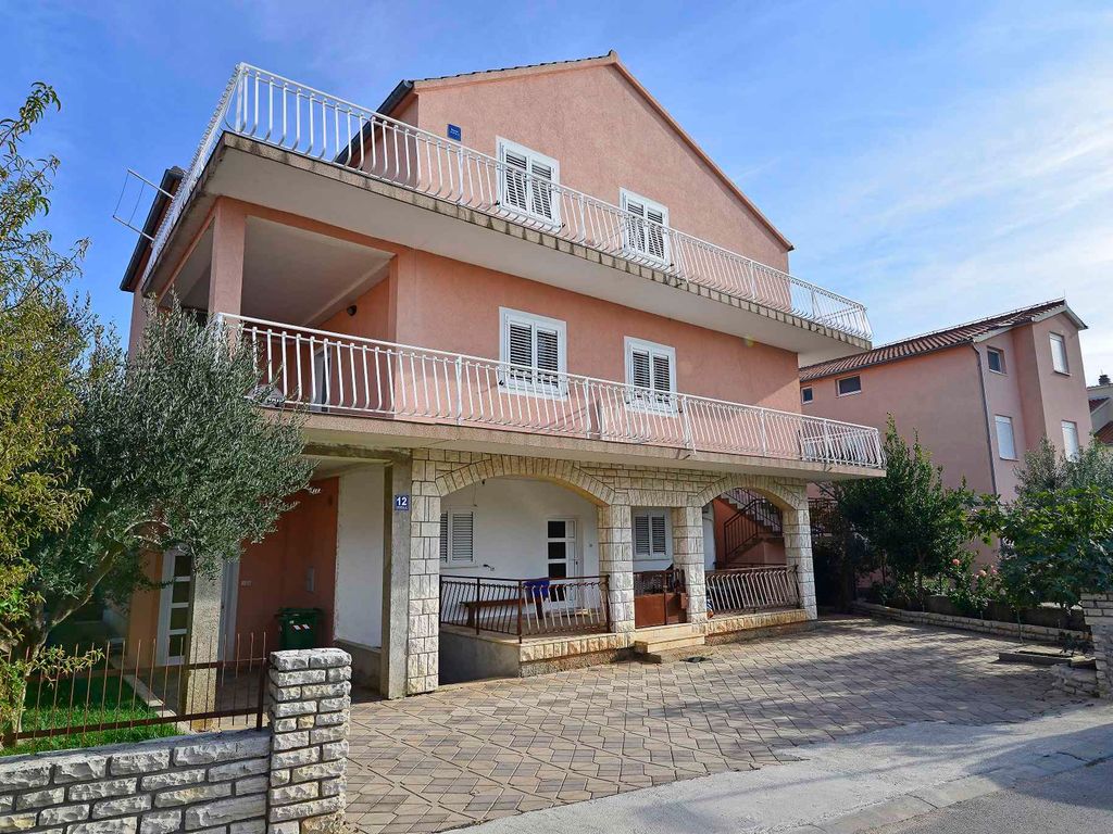 Ferienwohnung mit Klimaanlage und Balkon