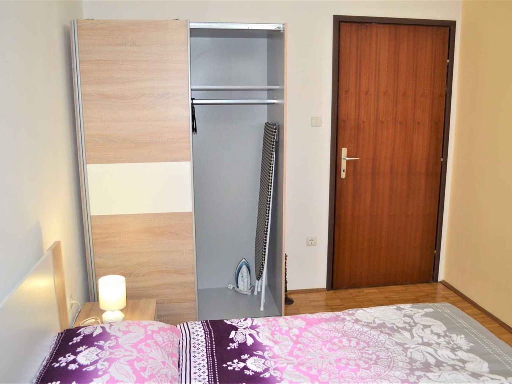 Ferienwohnung mit Terrasse und Klimaanage