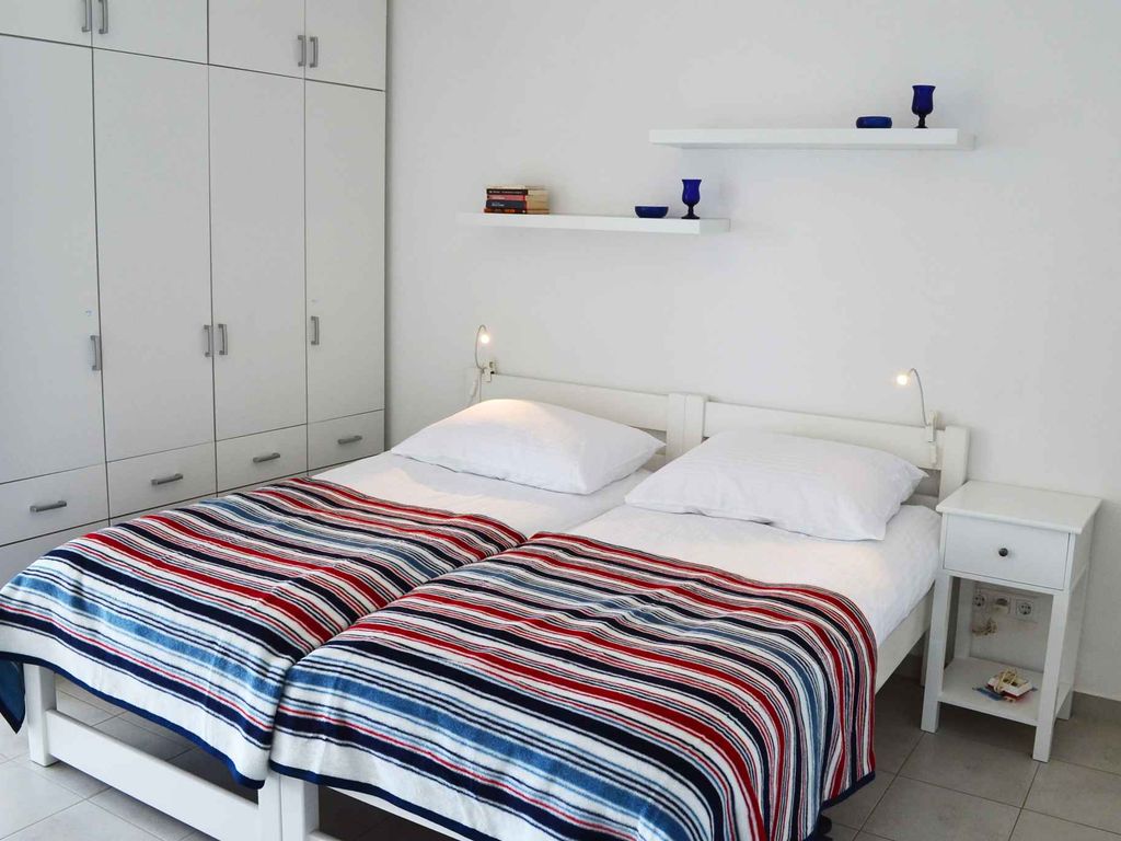 Ferienwohnung Beachfront apartment in Tribunj