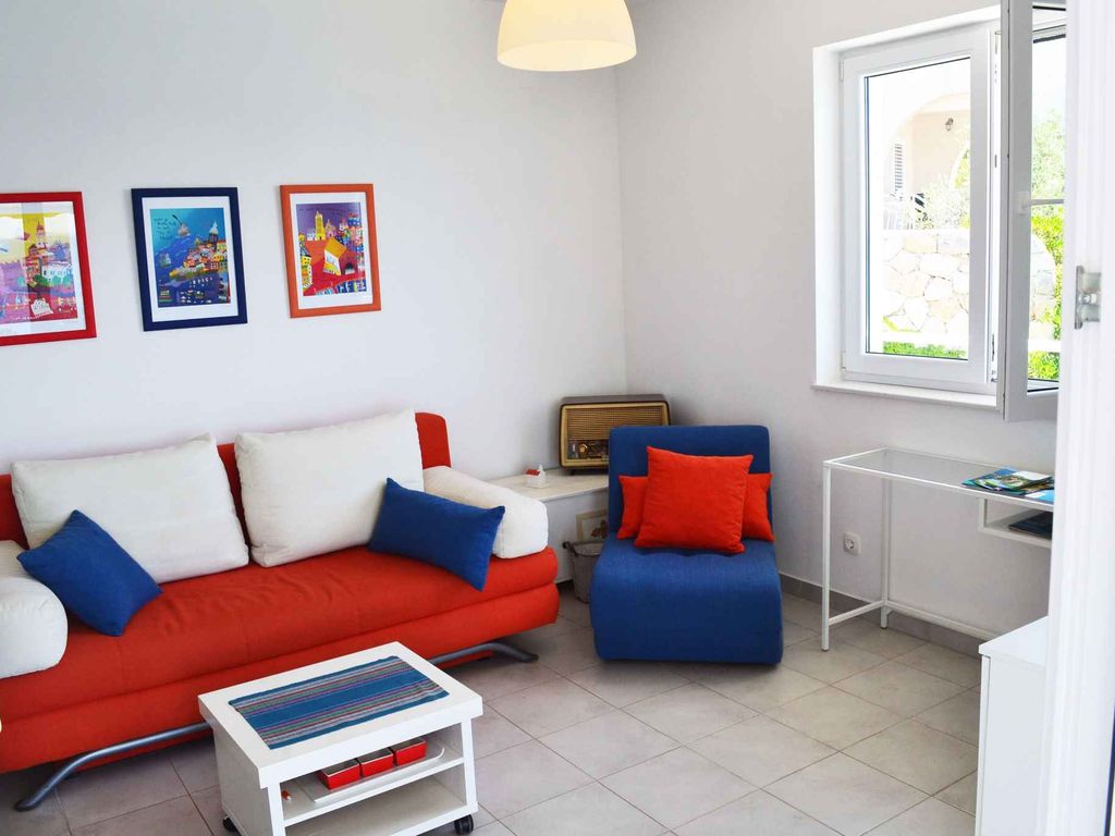 Ferienwohnung Beachfront apartment in Tribunj